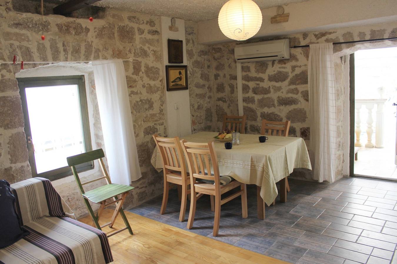 Ganze Wohnung, Komfortable Wohnung in Betina, 52 m², klimatisiert in Betina, Tisno