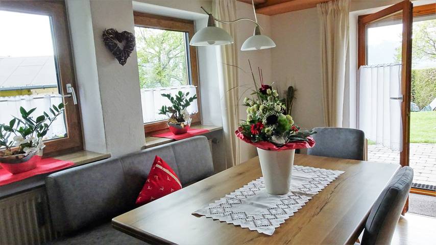 Ferienwohnung für 2 Personen, mit Terrasse und Garten sowie Ausblick, kinderfreundlich in Oberstdorf - 3