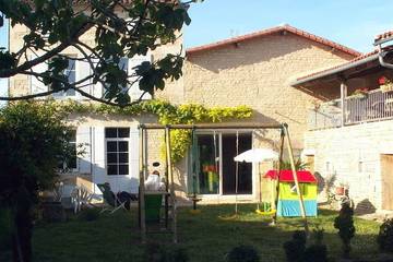 Gîte pour 6 personnes, avec terrasse et jardin à Villefagnan