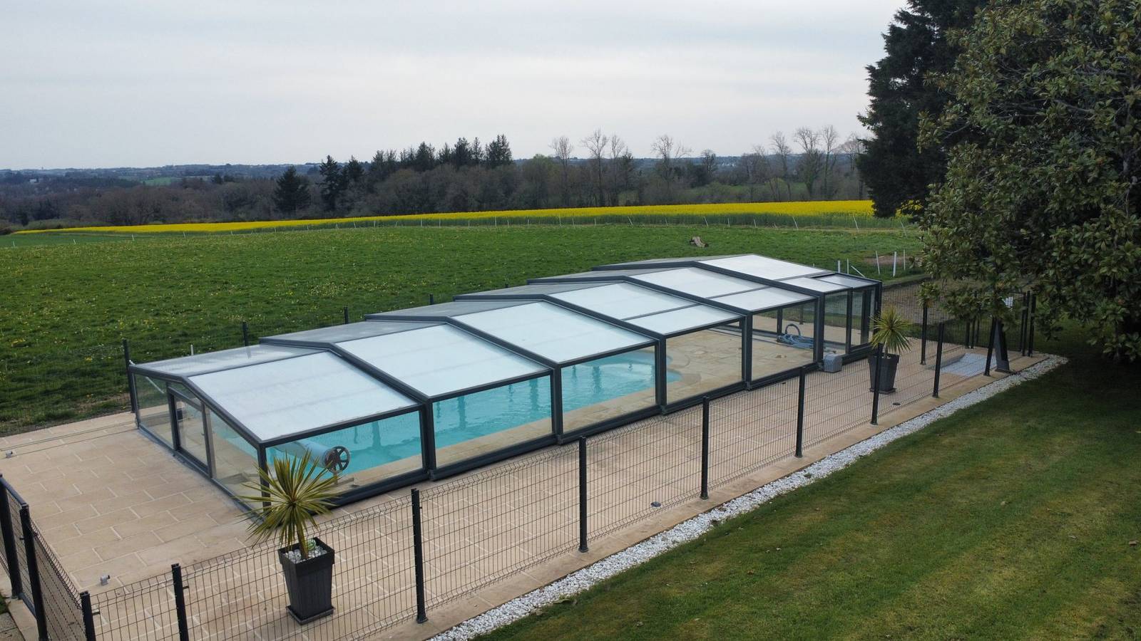 Gîte de caractère à la campagne, piscine chauffée in Ergué-Gabéric, Région de Quimper