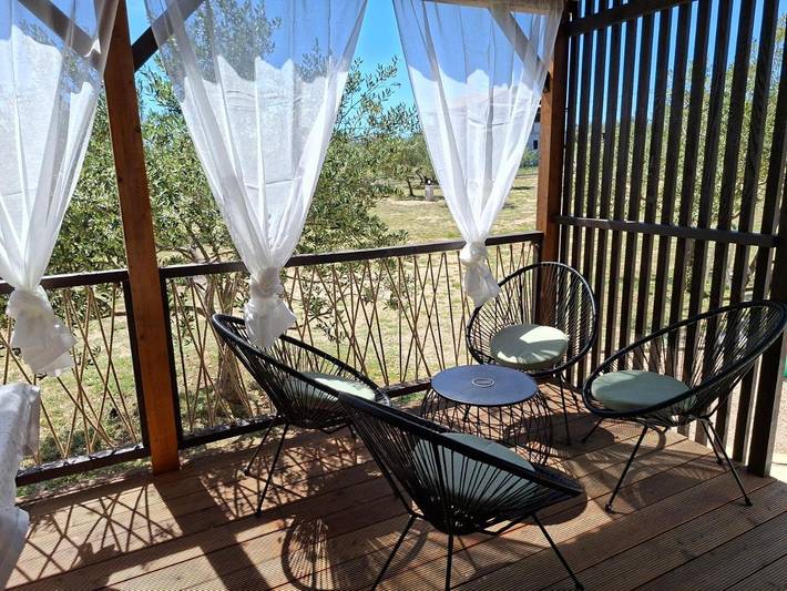 Camping pour 5 personnes, avec jardin ainsi que vue et piscine à Pirovac - 2