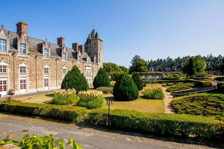 Location de vacances pour 10 personnes, avec jardin et vue à Blain (homonymie)