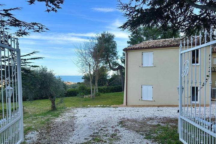 Appartamento per 8 persone, con Giardino a Sirolo