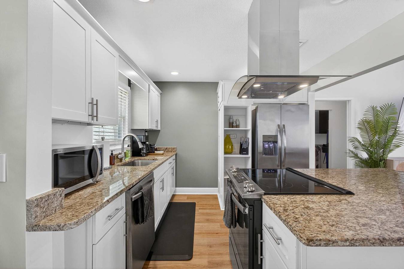 Luxury meets paradise  Family-friendly 4Br w  pool in Palm Beach County