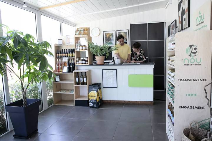 Camping pour 2 personnes, avec piscine et terrasse dans l' Ariège - 4