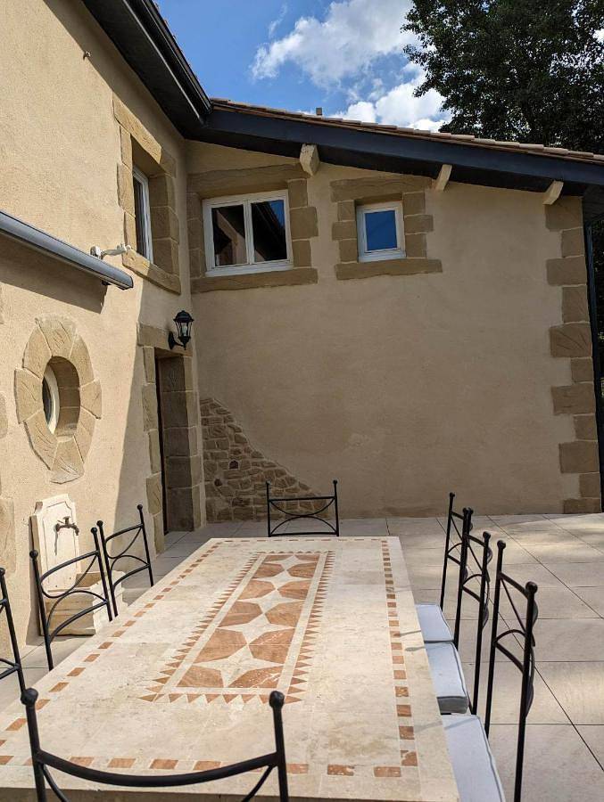 Location de vacances pour 7 personnes, avec piscine ainsi que terrasse et vue à Saint-Marcel-lès-Valence - 2
