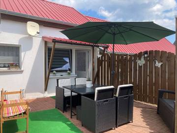 Ferienwohnung für 2 Personen, mit Garten und Terrasse in Zempin