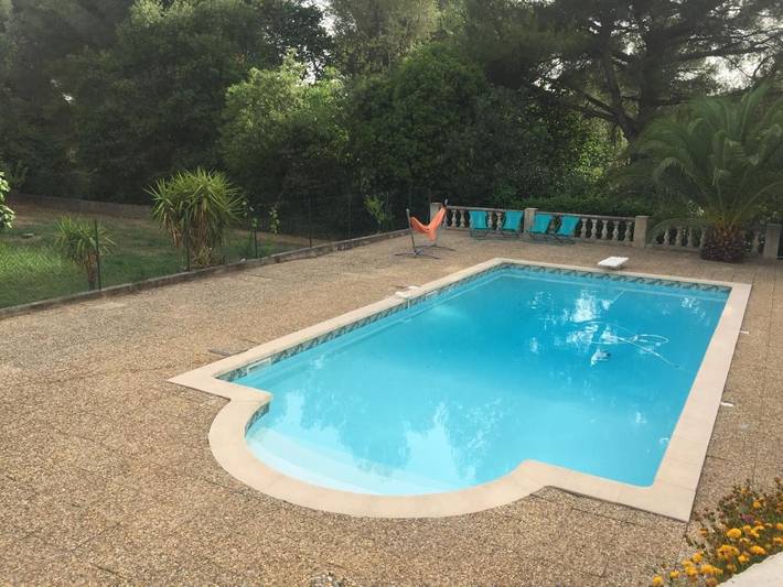 Location de vacances pour 2 personnes, avec jardin ainsi que piscine et vue à Aubagne - 4