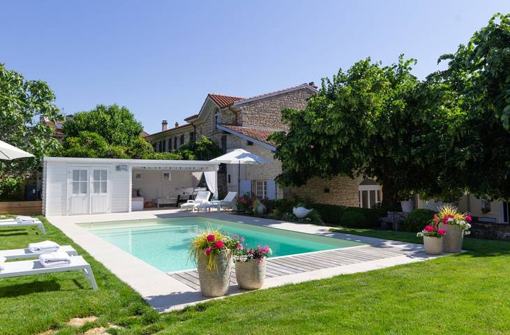 Chambre d’hôte pour 4 personnes, avec piscine et jardin
