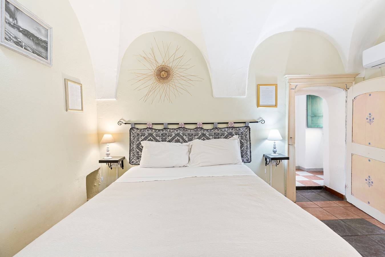 Romeo & Giulietta Rooms: Doppelzimmer im historischen Zentrum von Bosa in Bosa, Planargia