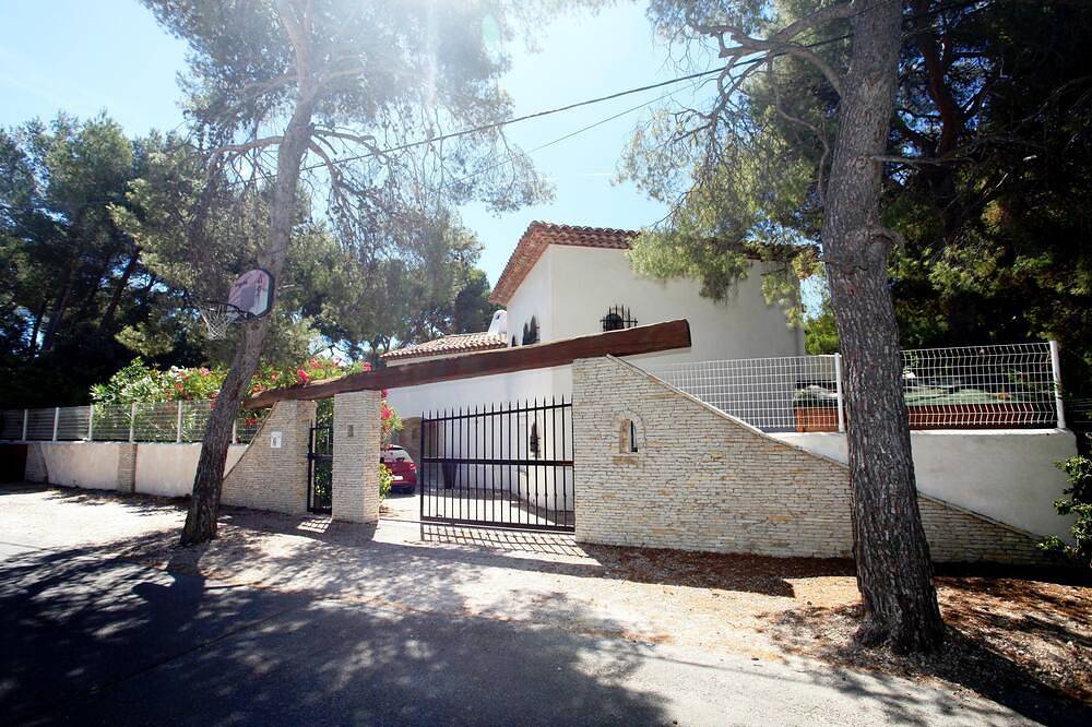 Magnifique Villa de vacances aux bords de la Méditerranée. in Sausset-les-Pins, Côte méditerranéenne (France)