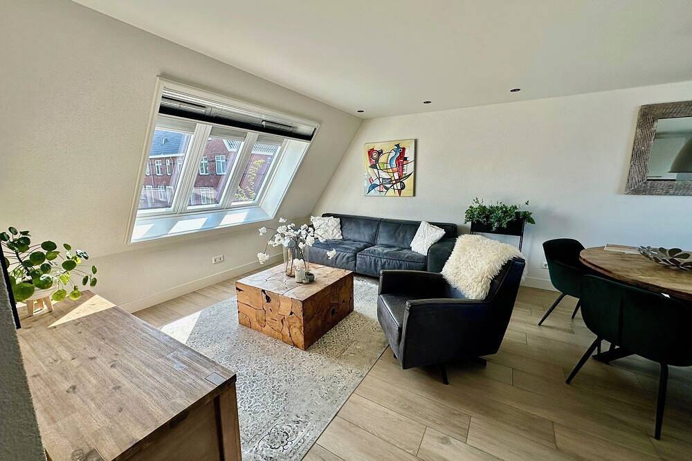 Ganze Wohnung, Moderne Ferienwohnung, hell und komfortabel mit eigene Terrasse in Noord-Holland - Nordseeküste