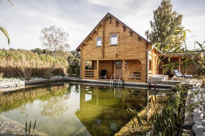 Ferienhaus für 8 Personen, mit Terrasse und Pool sowie Sauna und Ausblick