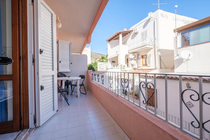 Gîte pour 5 personnes, avec Balcon et Jardin à Lipari - 4