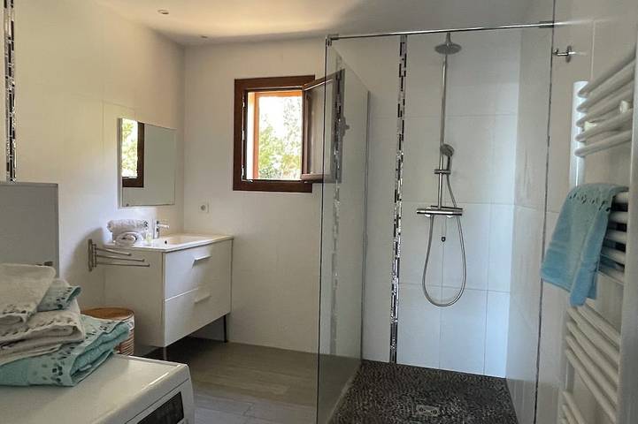 Location de vacances pour 6 personnes, avec terrasse et jardin dans Plage d'Abartello - 4