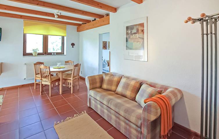 Ganze Ferienwohnung, Rückzugsort mit Seeblick: Gemütliches Apartment mit Parkplatz und TV in Roggentin (Mirow), Mirow