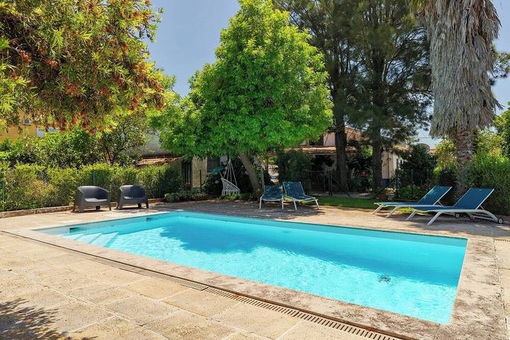 Location de vacances pour 8 personnes, avec terrasse et jardin dans Pinhal Novo