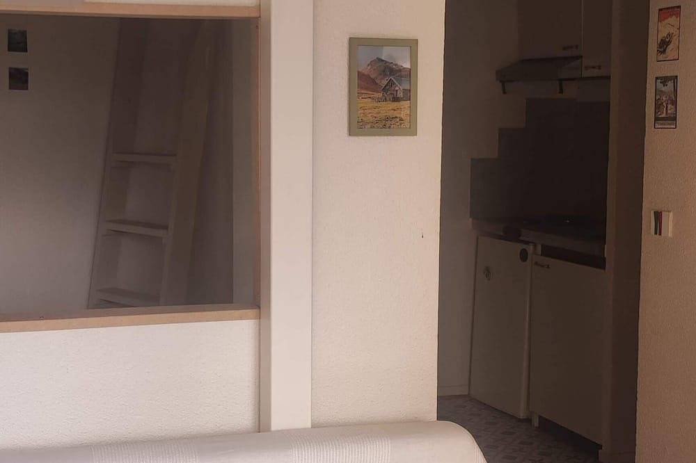 Entire apartment, Renovated 4-person studio with lake view Artouste Fabrège in Station d'Artouste, Laruns