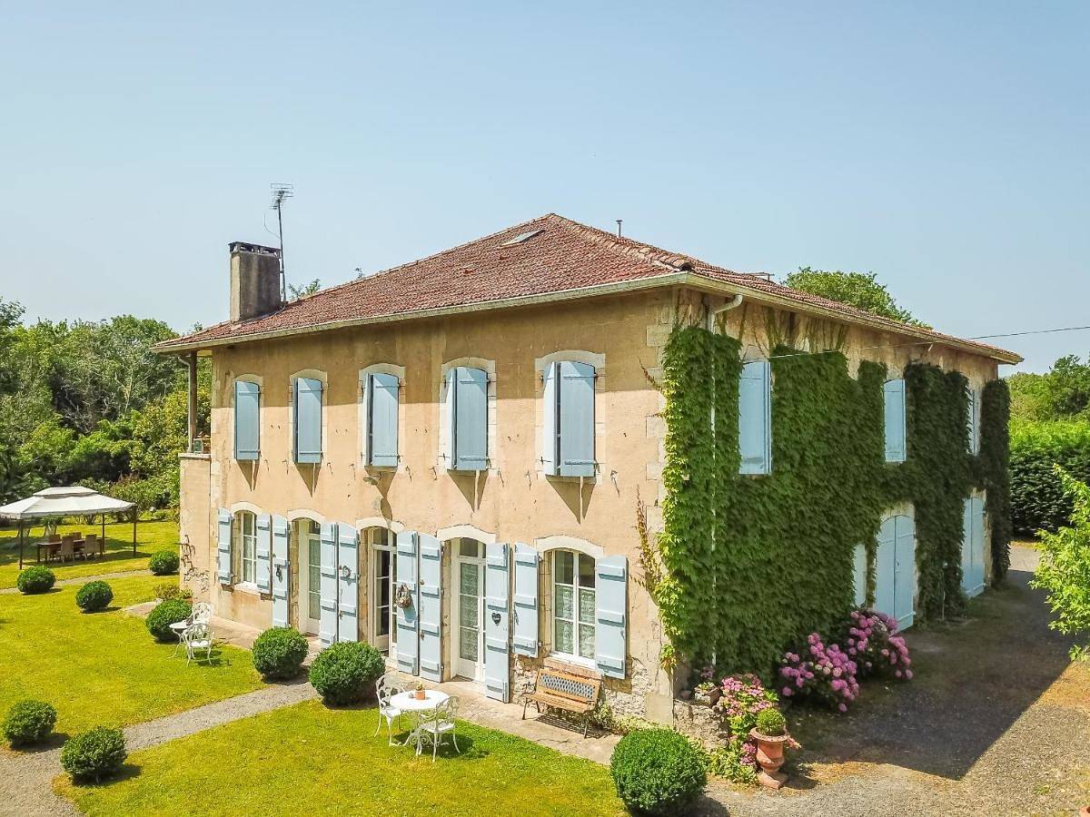 Appart'Hôtel Bellevue in Bayona (Francia), Region de Bayona