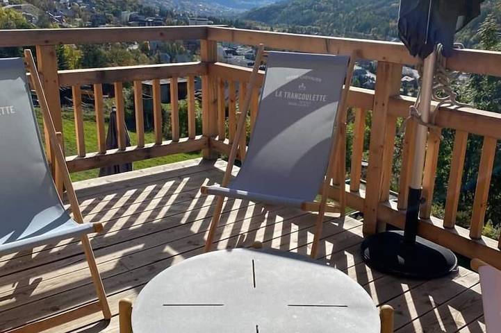 Chalet pour 14 personnes, avec sauna et jacuzzi ainsi que jardin et balcon dans Serre Chevalier