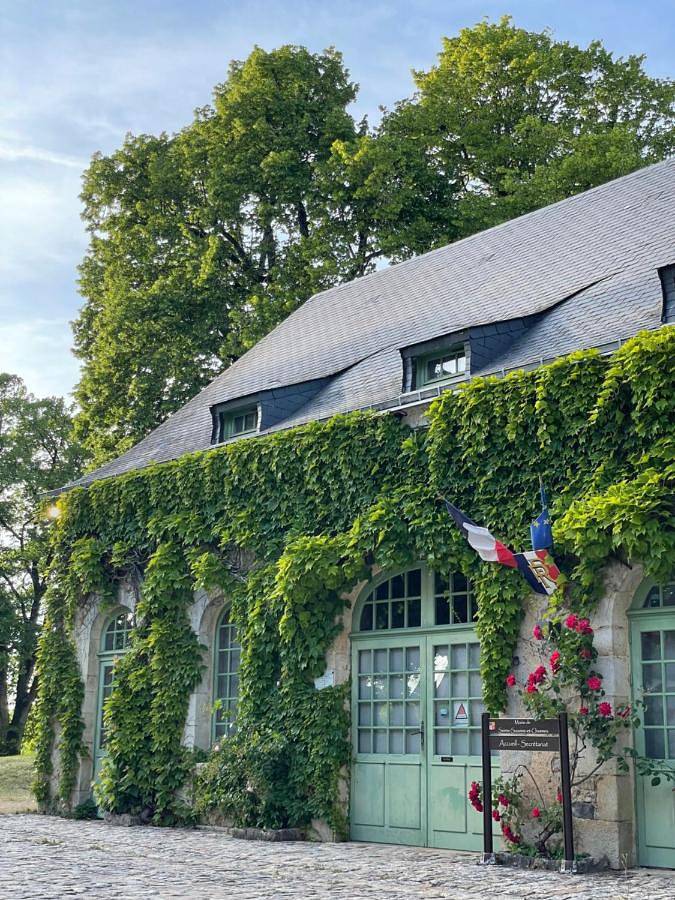 Gîte pour 4 personnes, avec balcon à Sainte-Suzanne - 2