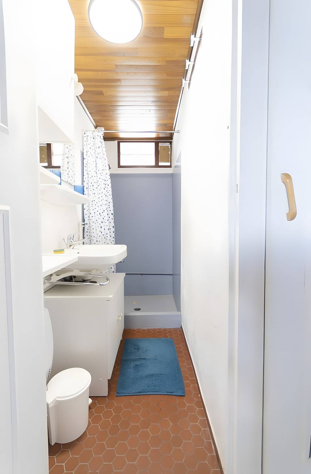 Chalet-Gîte 50 m vom See mit Aussicht, privater Terrasse und Wlan in Le Vernet-Chaméane, Besse-et-Saint-Anastaise und Umgebung