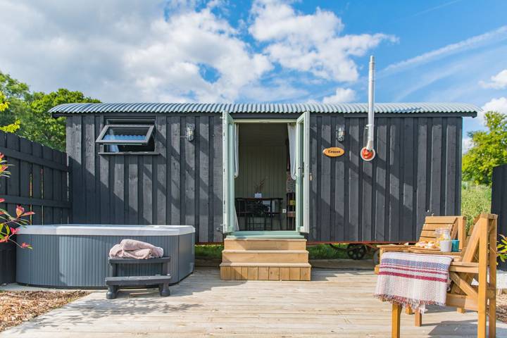 Hut for 2 people, with hot tub - 1