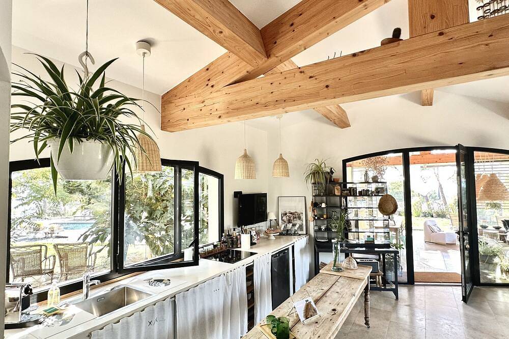 80m2 de confort pour simples terriens in La Cadière-d'Azur, Côte méditerranéenne (France)