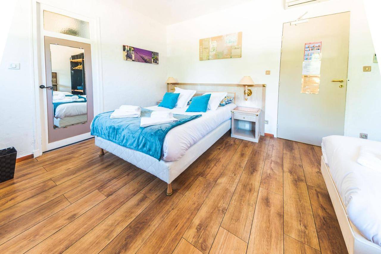 Double Room in Mouans-Sartoux, Côte méditerranéenne (France)