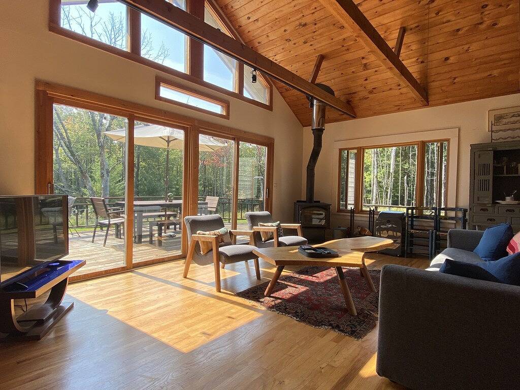 Privates Catskill Mountain Gästehaus. Licht und Waldblick in Catskill Mountains