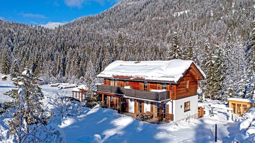 Ferienhaus für 8 Personen, mit Balkon und Terrasse sowie Garten und Sauna