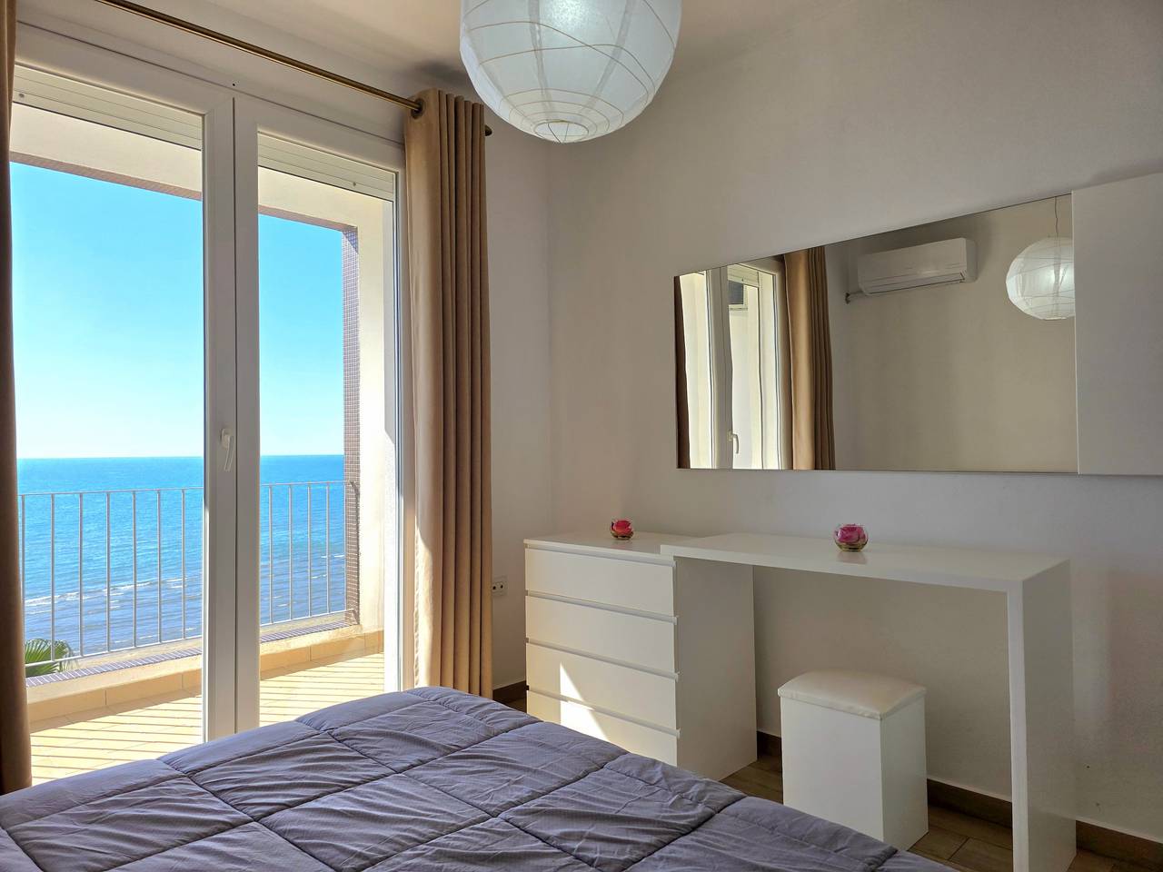 Geheel appartement, Vakantieappartement voor 4 personen met balkon in Durrës (stad), Albanië