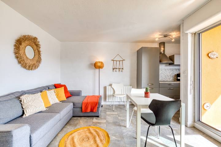 Appartement entier, Appartement 'Super Sur L'Ile Des Pêcheurs' avec vue sur la mer, terrasse privée et climatisation in Cap d'Agde, Agde
