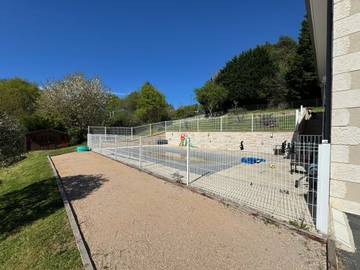 Gîte pour 5 personnes, avec piscine ainsi que terrasse et jardin à Beynat