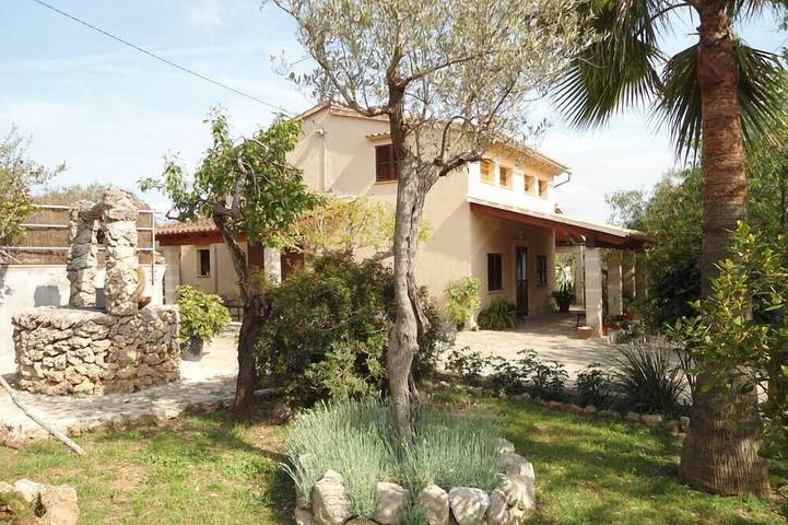 Ferienhaus für 7 Personen, mit Terrasse und Garten in Caimari