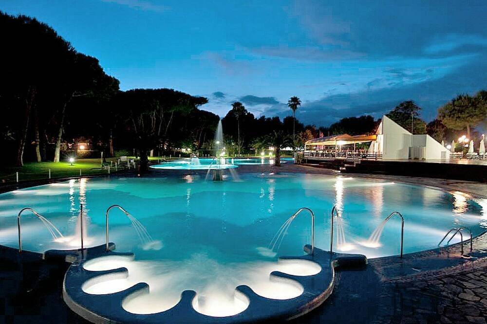 Nice apartment in villa for 6 guests with A/C, Wifi, pool, Tv, patio and parking in Tyrrhenian Coast Campania