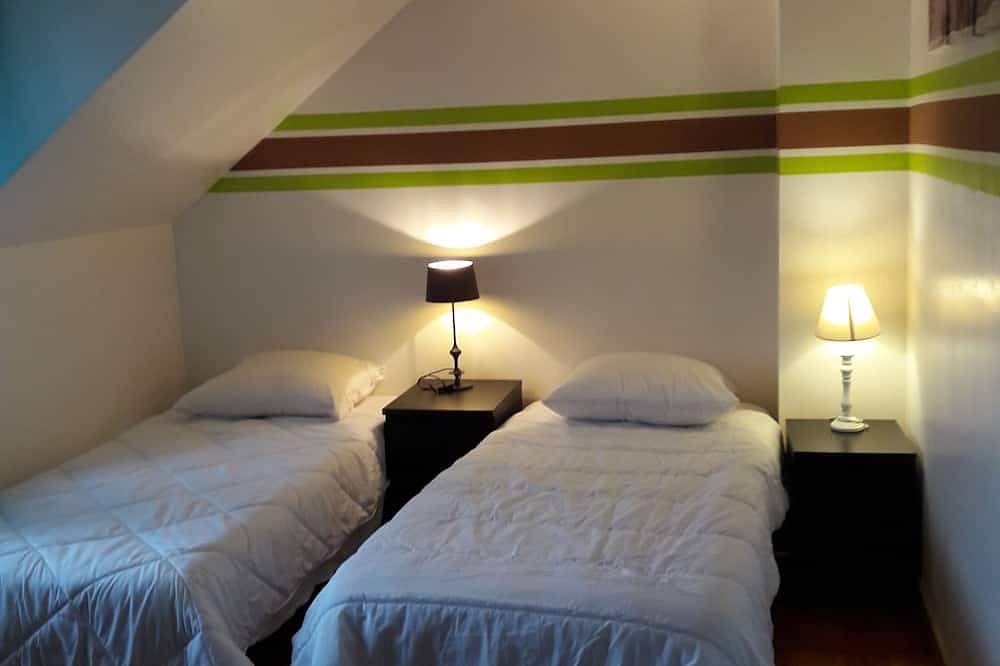 Casa con patio. Muchos sitios de escalada. París 60km. in Nanteau-sur-Essonne, Parc naturel régional du Gâtinais français
