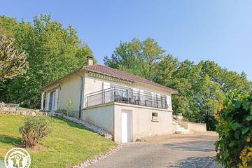 Gîte pour 4 personnes, avec jardin à Vayrac