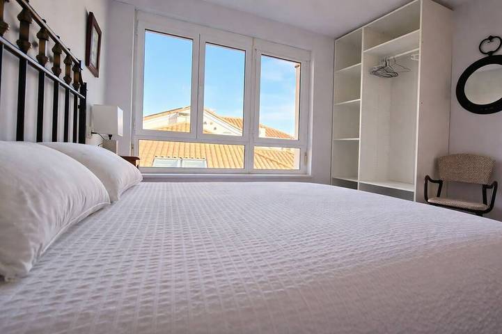 Entire apartment, Llanes Downtown Port View Apartment - Vega 4 in Llanes, Costa Verde (Spain)