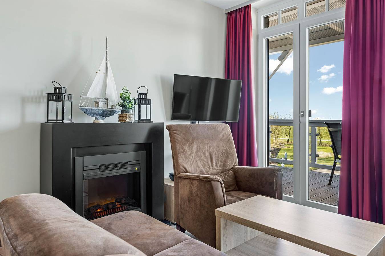 Ganze Wohnung, Tolle Ferienwohnung in Strandnähe mit Sauna, Strandkorb u. Balkon mit Meerblick in Wremen, Cuxland