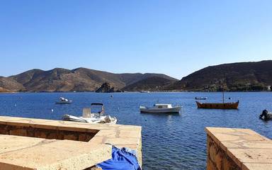 Cottage pour 4 personnes, avec vue et balcon dans Patmos