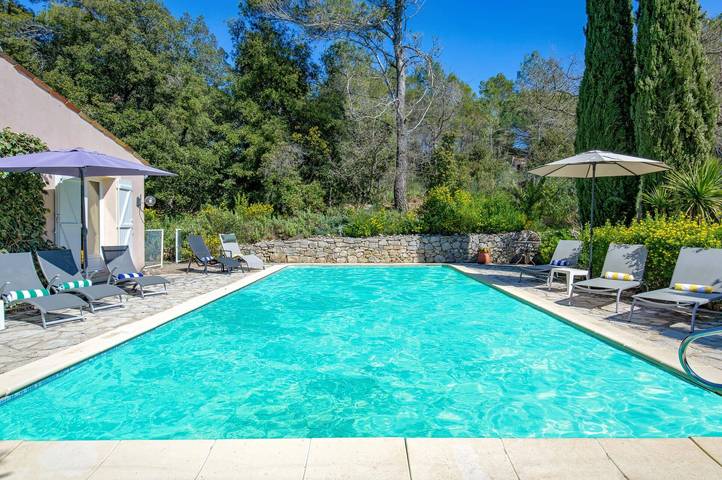 Location de vacances pour 8 personnes, avec jardin à Bagnols-en-Forêt - 4