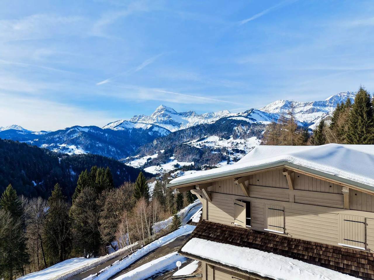Appartement entier, Appartement de charme avec une superbe vue sur le Mont Charvin in Notre-Dame-de-Bellecombe, Région d'Albertville