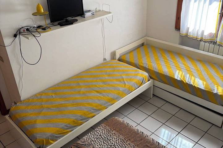 Ferienwohnung für 8 Personen, mit Balkon in Marina di Massa - 3