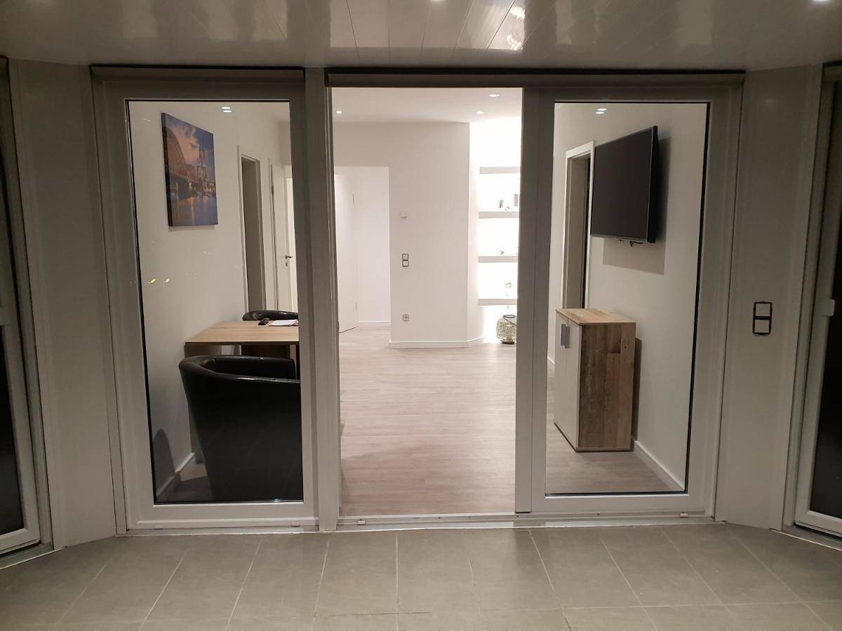 Ganze Wohnung, Ferienwohnung mit Jacuzzi Nähe Flughafen Köln Bonn in Troisdorf, Rhein-Sieg-Kreis