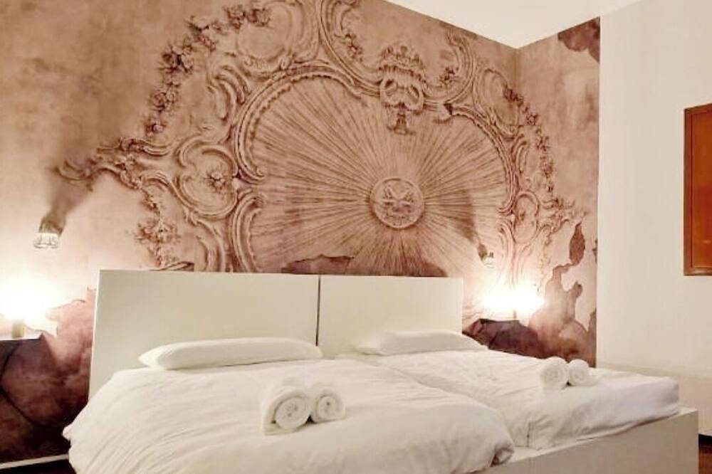 House with Unesco monuments view: San Vitale, Galla Placidia in Rávena, Provincia de Ravenna