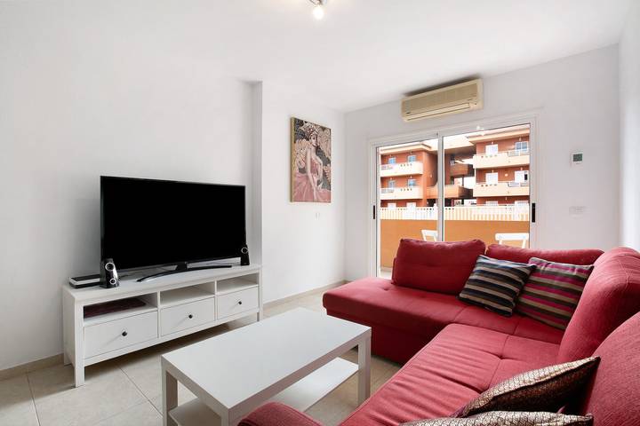 Ganze Wohnung, Ferienwohnung 'Beach Front Puertito' mit Gemeinschaftspool, privater Terrasse und Wlan in Playa La Charcada (Güímar), Güímar