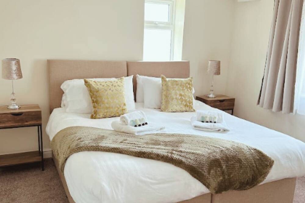 Ganze Wohnung, Apartment-Eigenes Badezimmer-Business-Strassenblick in Stroud, Gloucestershire
