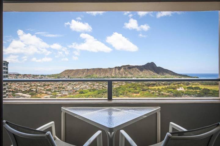 Hotel para 4 personas, con vistas además de piscina y jardín - 1