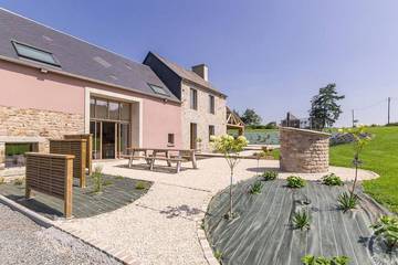 Gîte pour 10 personnes, avec jardin à Gouvets